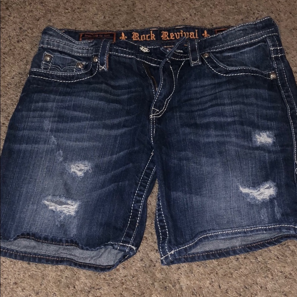 Rock revival Bermuda shorts